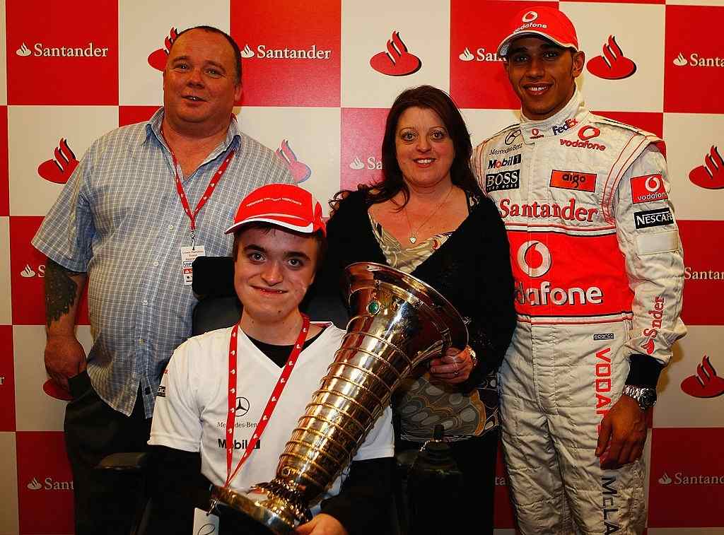 Lewis Hamilton foundation and charity works 