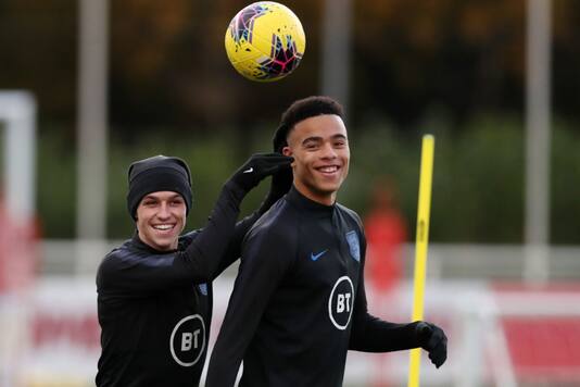 Man Utd & City stars Mason Greenwood & Phil Foden break quarantine law after inviting girls to hotel