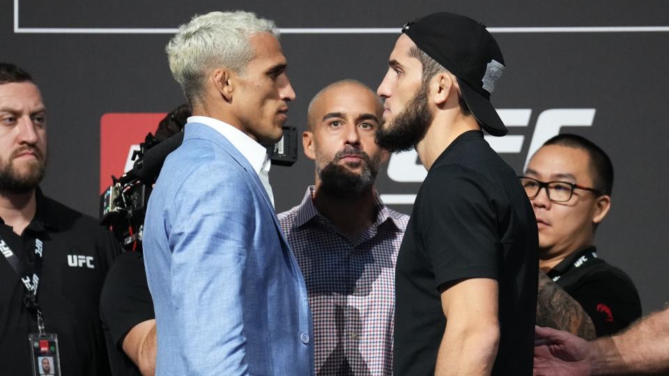 Charles Oliveira vs Islam Makhachev