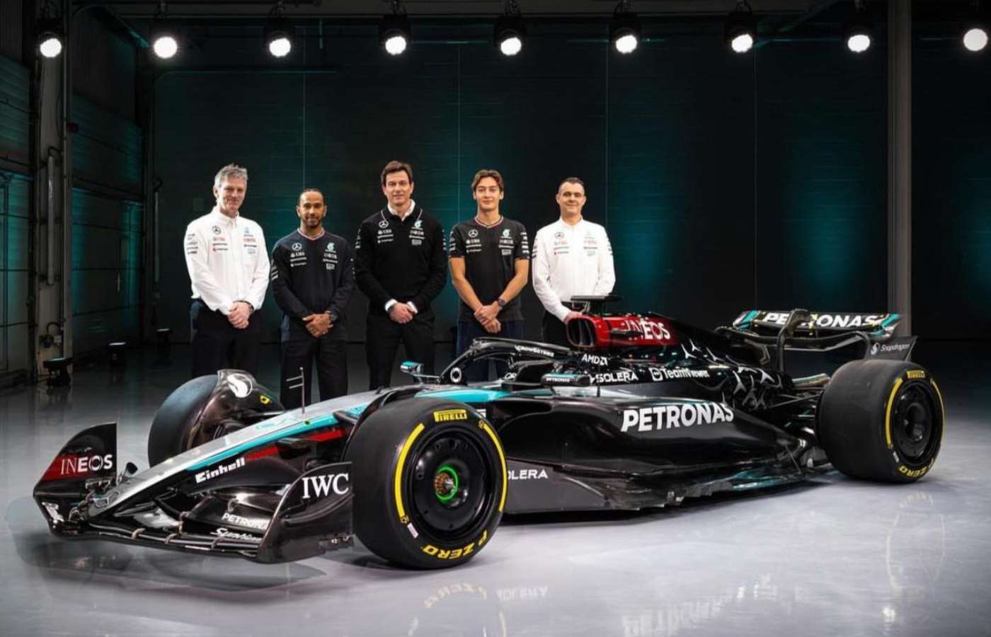 Mercedes W15 F1 feature