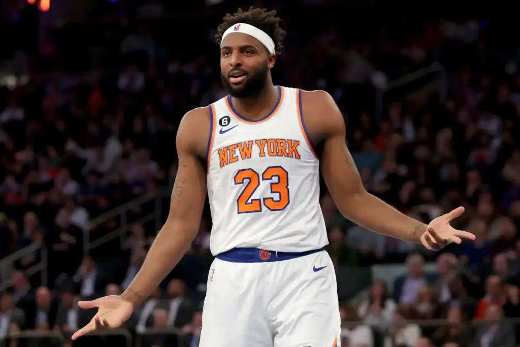 Mitchell Robinson get injured